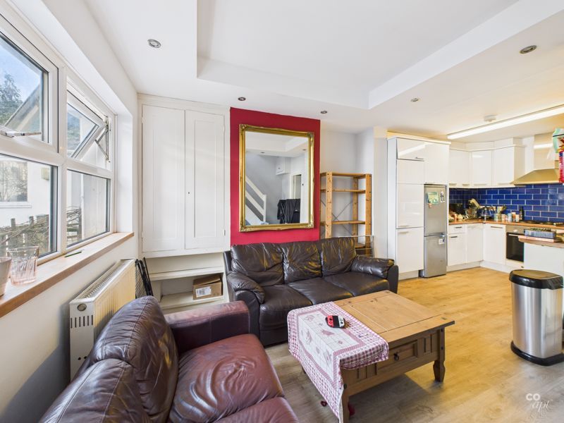 Property photo 1 of 19 Photo 33