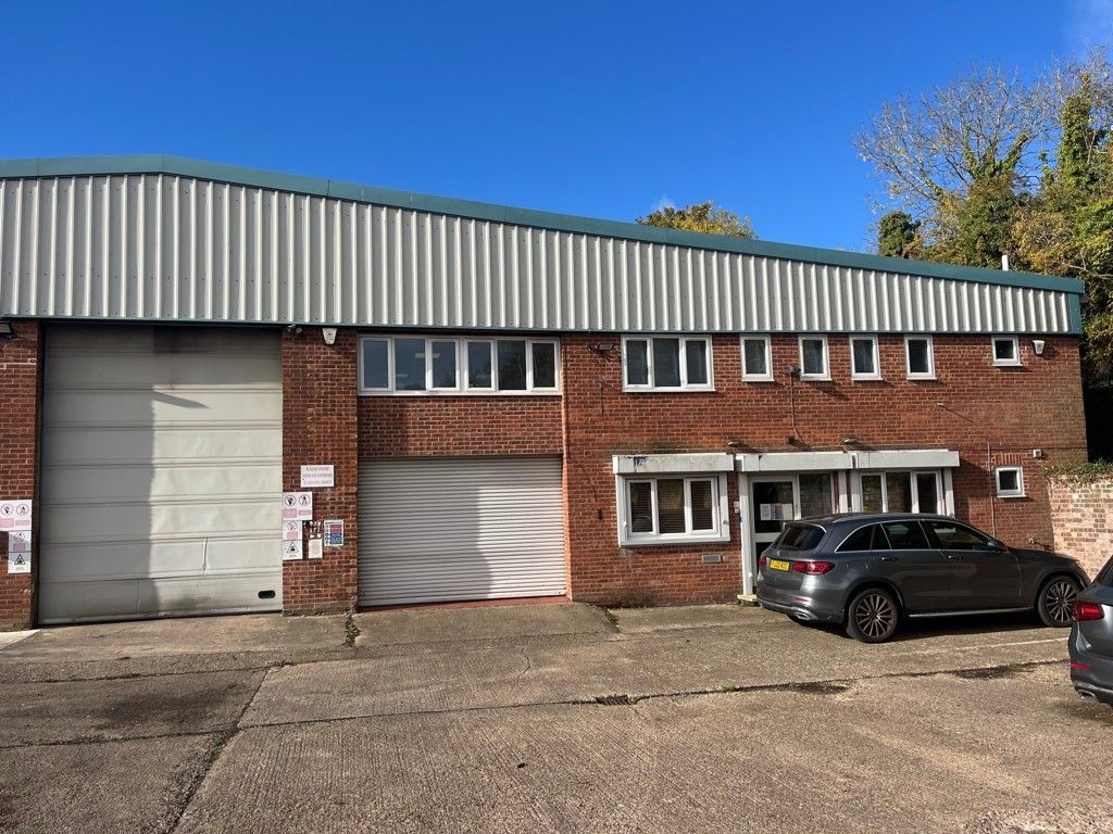 Property photo 1 of 10 Photo 9