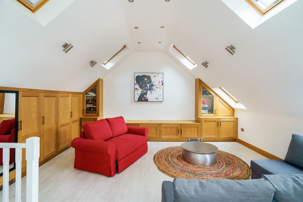 Property photo 3 of 38