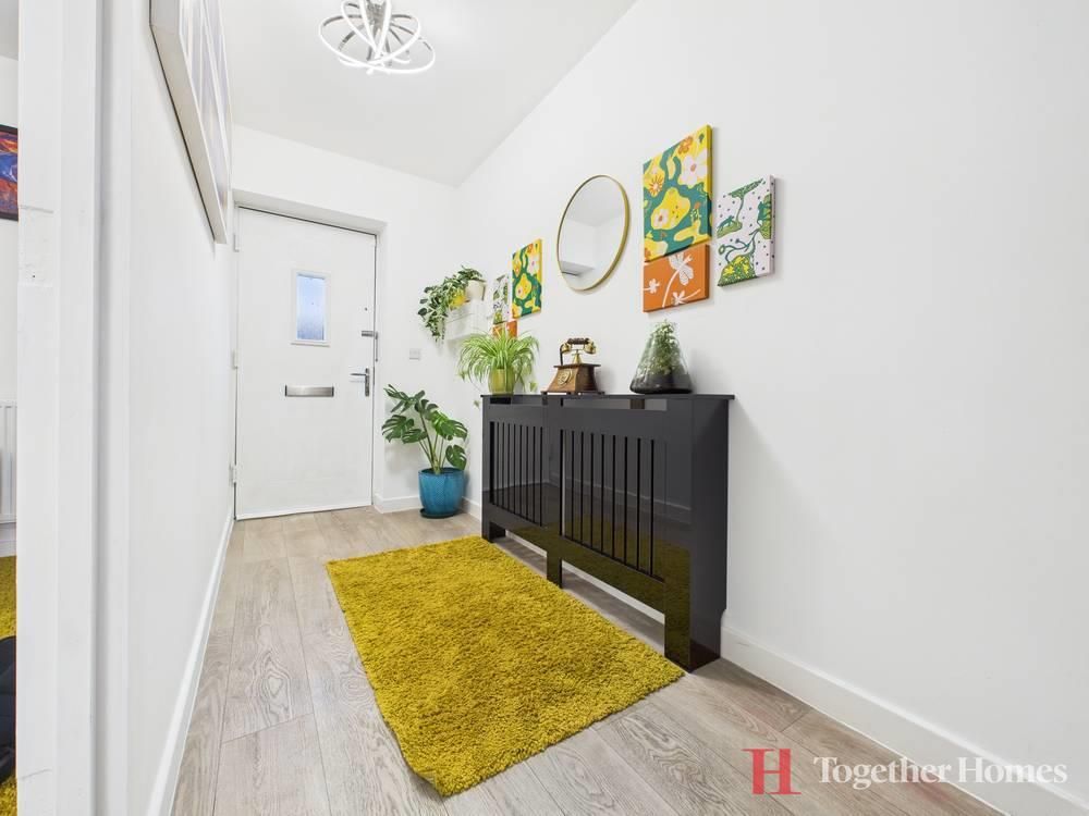 Property photo 2 of 22 Hallway