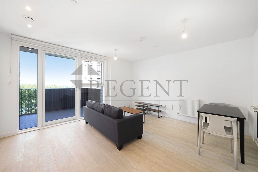 Property photo 2 of 18 Open Plan