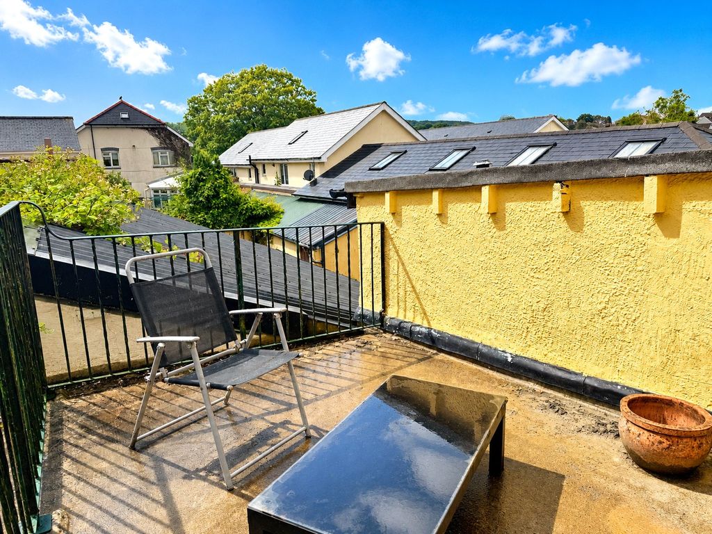Property photo 2 of 9 Balcony