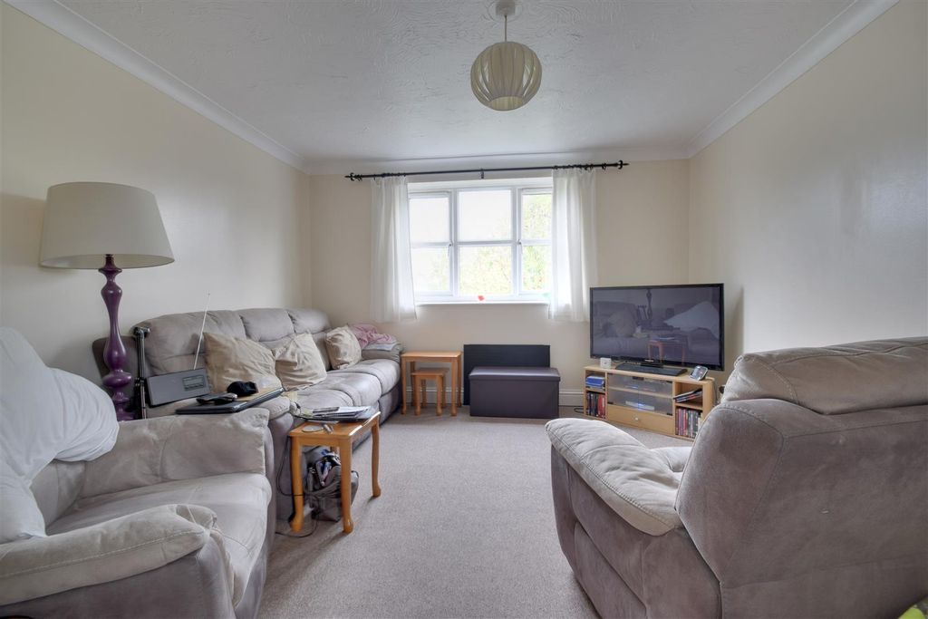 Property photo 2 of 5