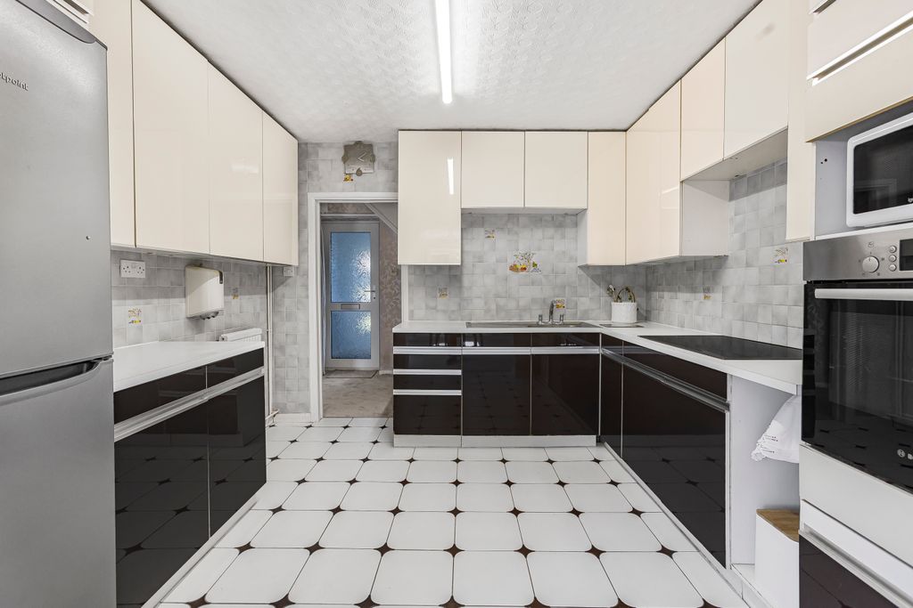 Property photo 3 of 35 3457746