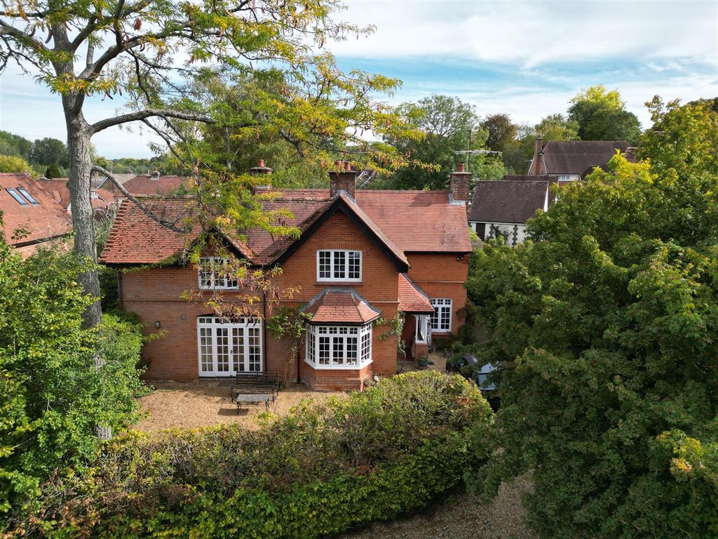 Property photo 1 of 17 Abbotts Hill Lodge Ph5.Jpg