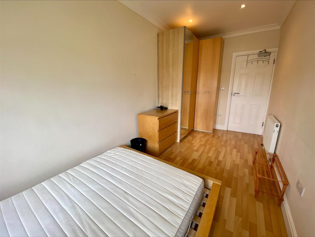 Property photo 2 of 13 Room 9