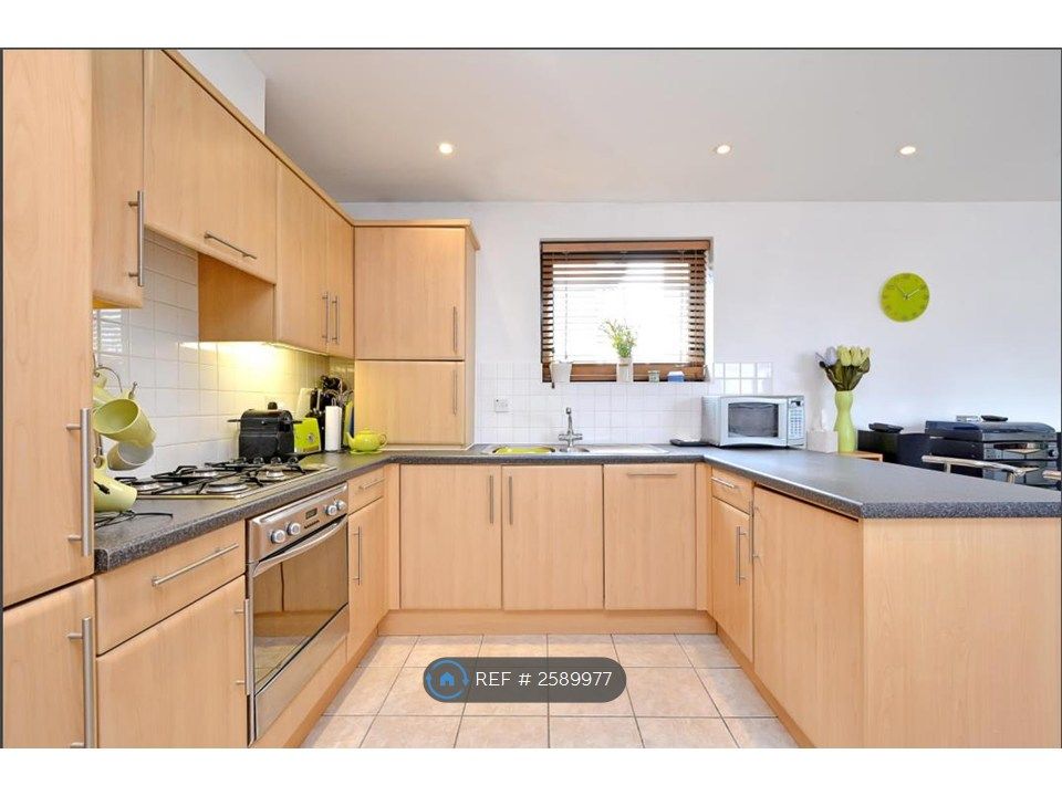 Property photo 1 of 7 Kitchen