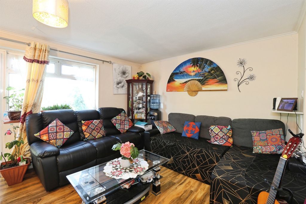 Property photo 3 of 16