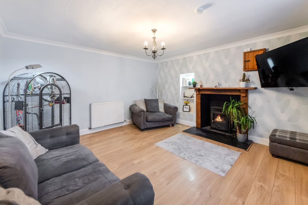 Property photo 3 of 27