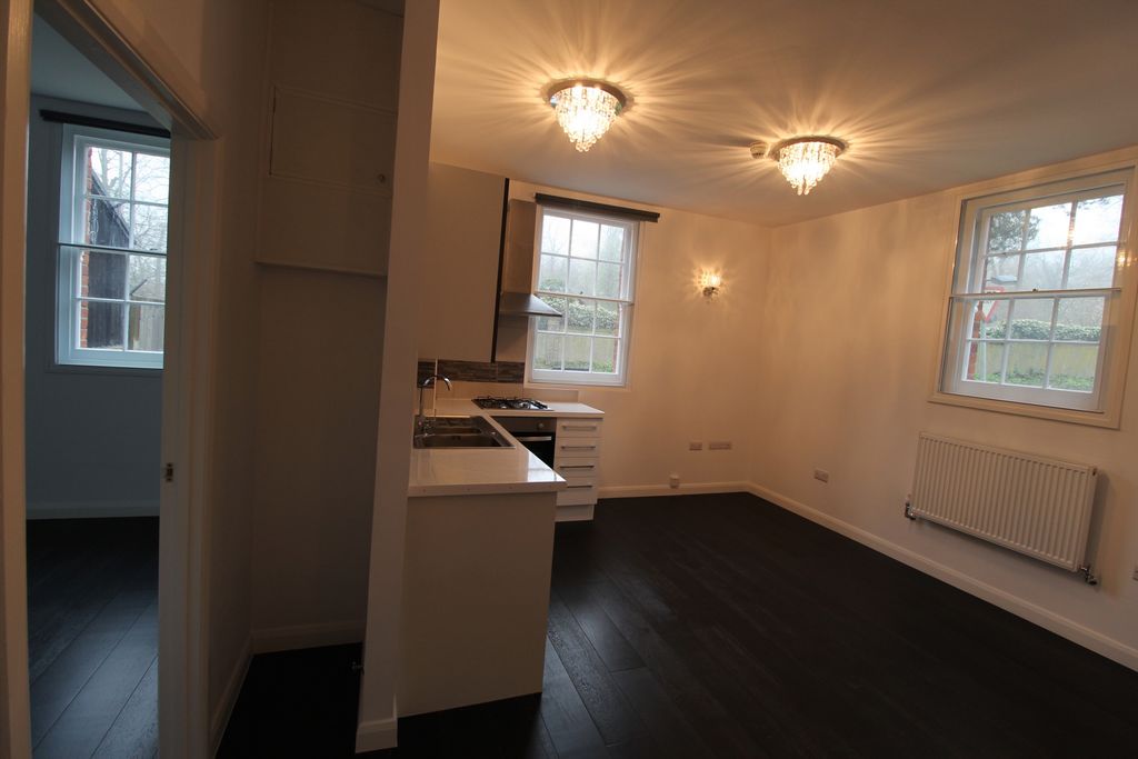 Property photo 3 of 11 Photo 8