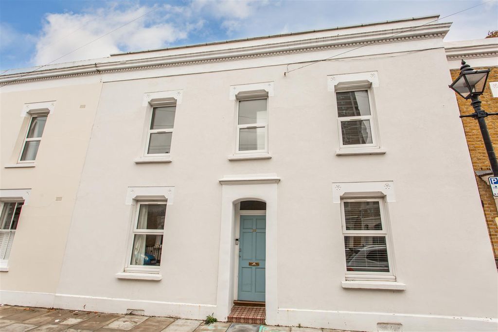 Property photo 1 of 18 Main