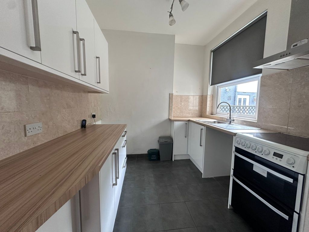 Property photo 2 of 4 Kitchen