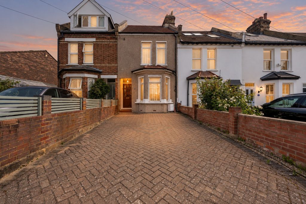 Property photo 2 of 30