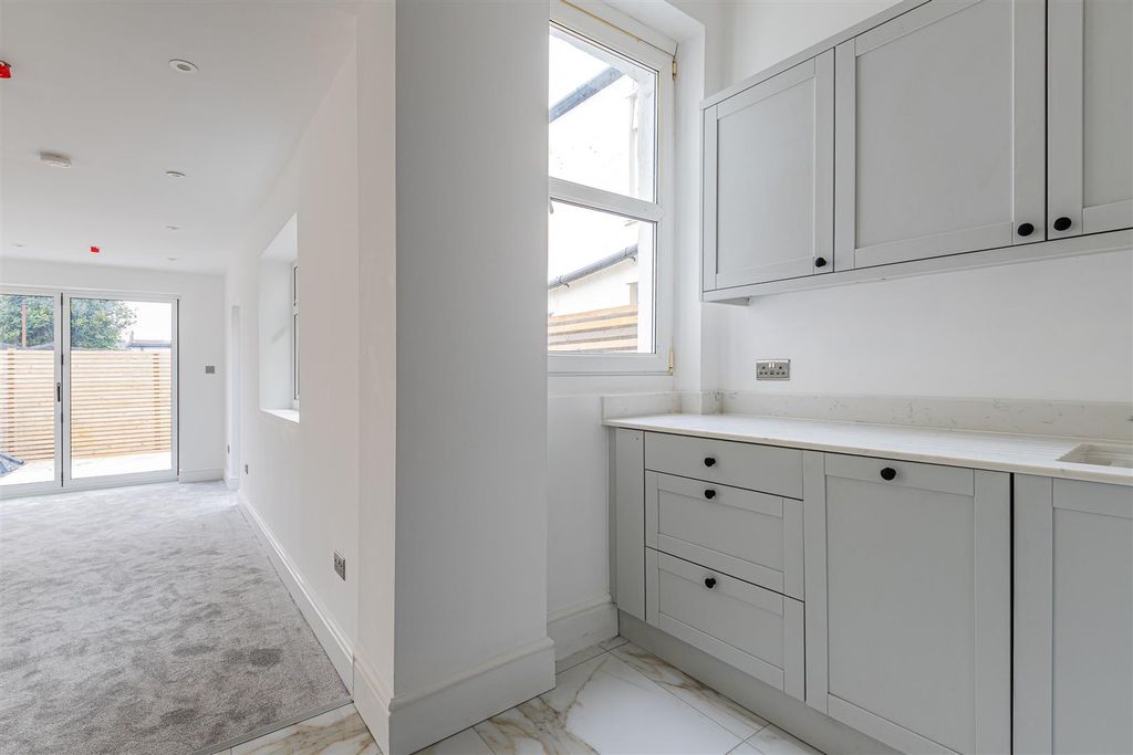 Property photo 3 of 17 York Street 6-23.Jpg
