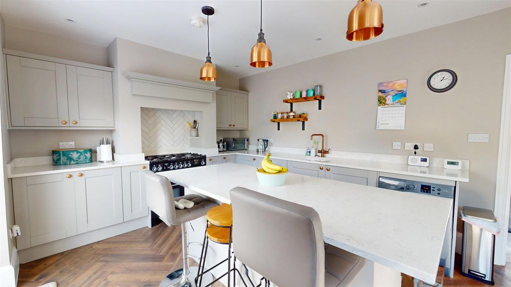 Property photo 3 of 13 Dining Kitchen