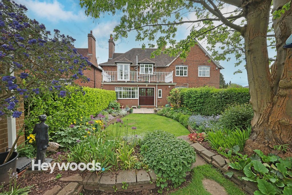 Property photo 2 of 43