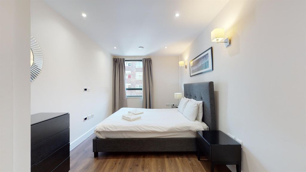 Property photo 2 of 22 62Aa0E7c0664Ba00123c2938_5Ec175c66A8E1d02166d45cc4