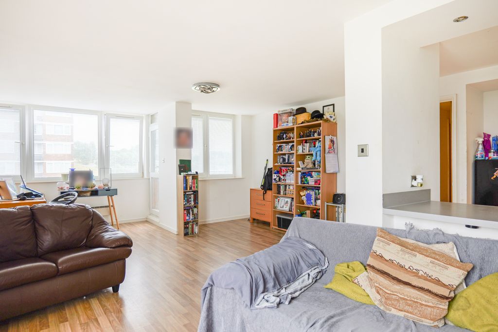 Property photo 2 of 23