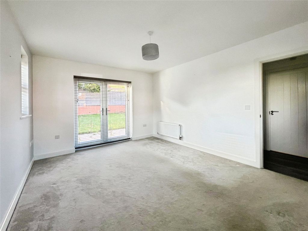 Property photo 2 of 15 Picture No. 28