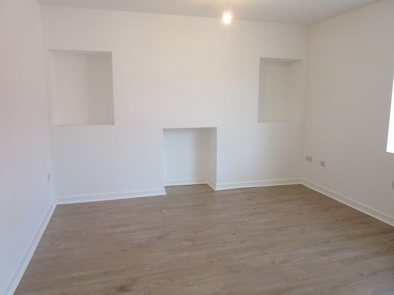 Property photo 2 of 5 Lounge