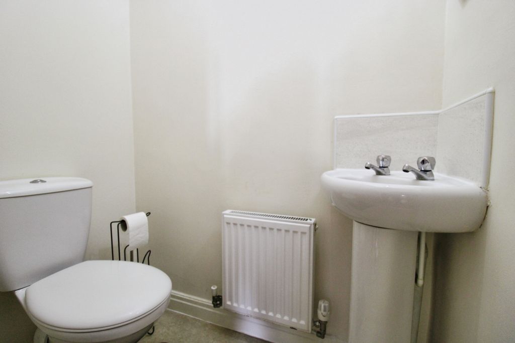 Property photo 3 of 13 Cloakroom/wc