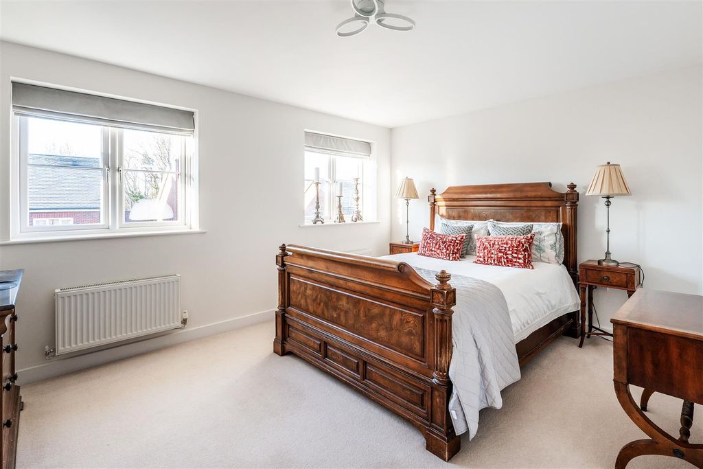Additional image 10 of 3 bed semi-detached house for saleHartfield Road, Leatherhead KT22