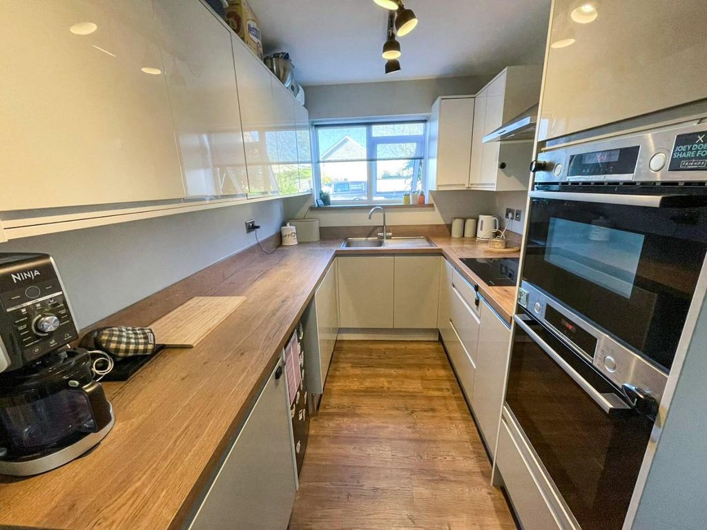 Property photo 3 of 13 Tlc_2ce8B201-0dcc-4Fd3-8Ab4-Ea2d1Ddef8c8_Cf14E15.J