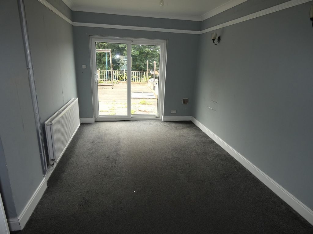 Property photo 3 of 14 Dining Area