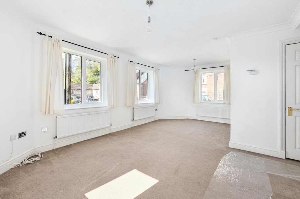 Property photo 3 of 7 Living/Dining Room