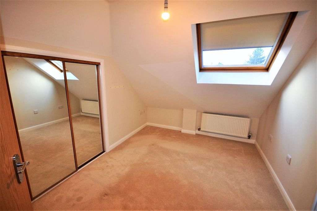Property photo 3 of 12 Master Bedroom
