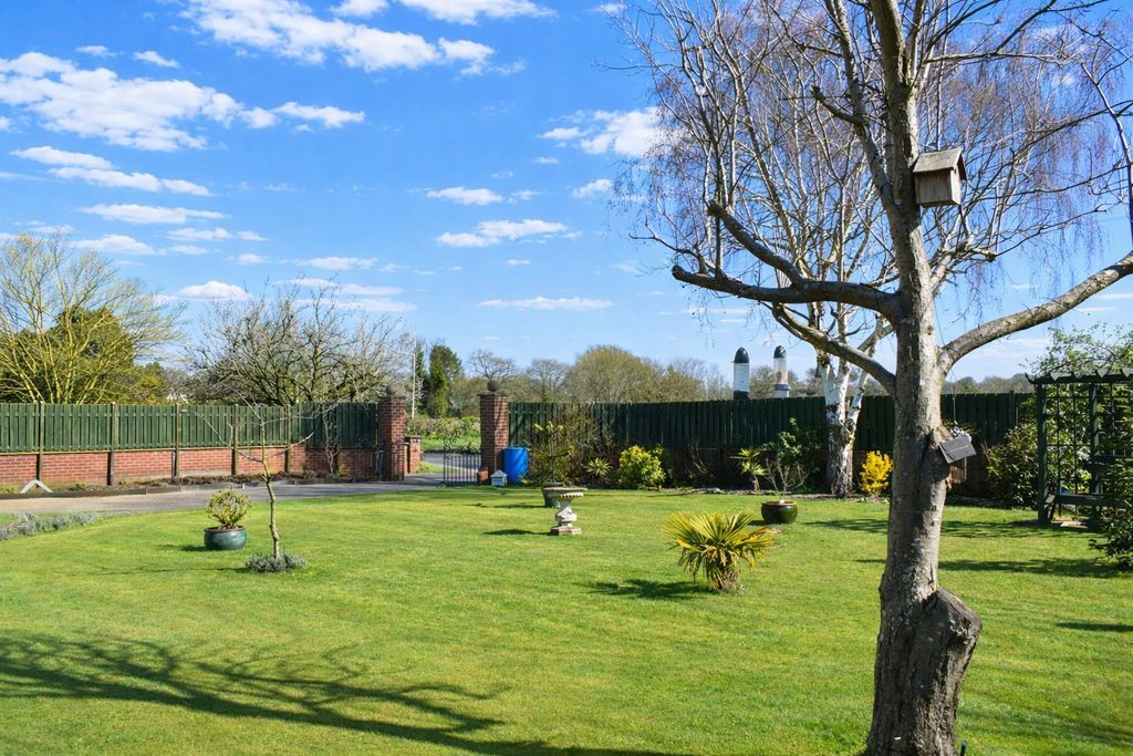 Property photo 2 of 23 Photo 25