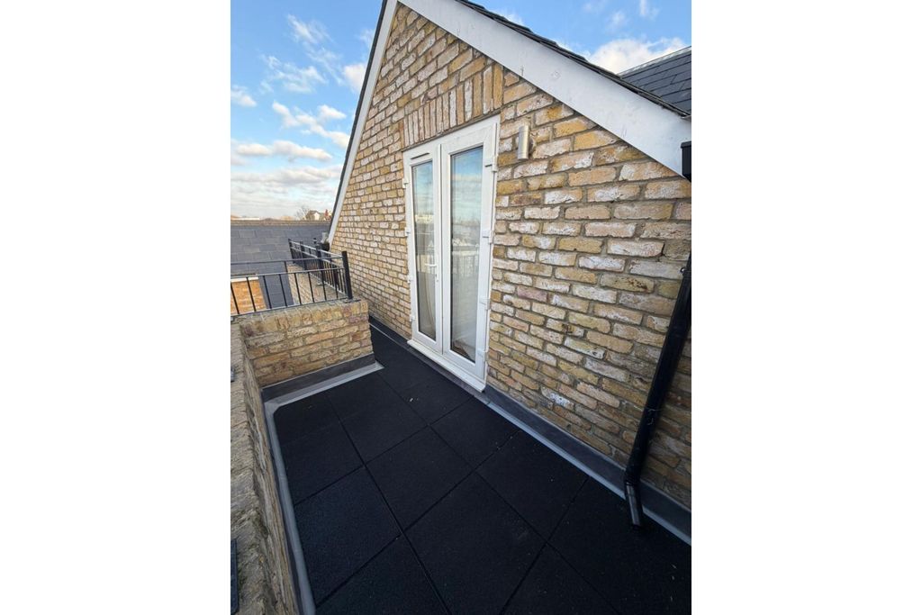 Property photo 2 of 13 Balcony