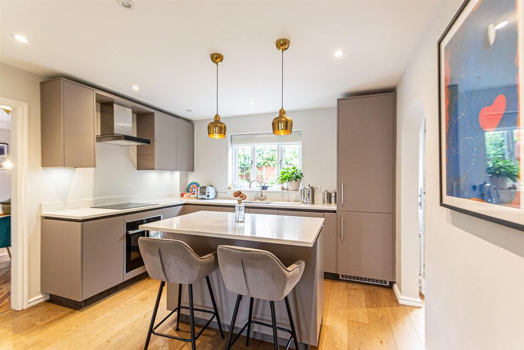Property photo 2 of 32 Dining Kitchen