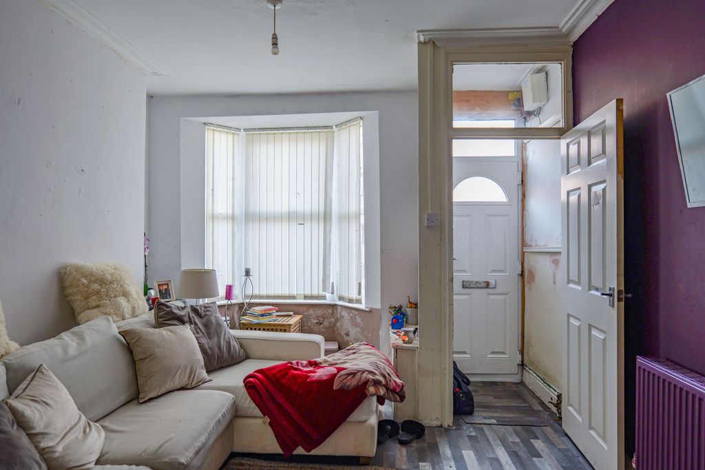 Property photo 2 of 21