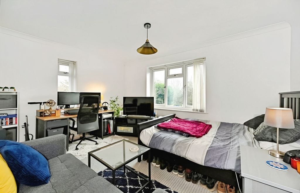 Property photo 2 of 9 Studio Room