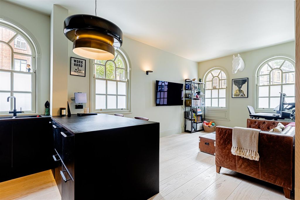 Property photo 1 of 21 St Pauls View (8).Jpg
