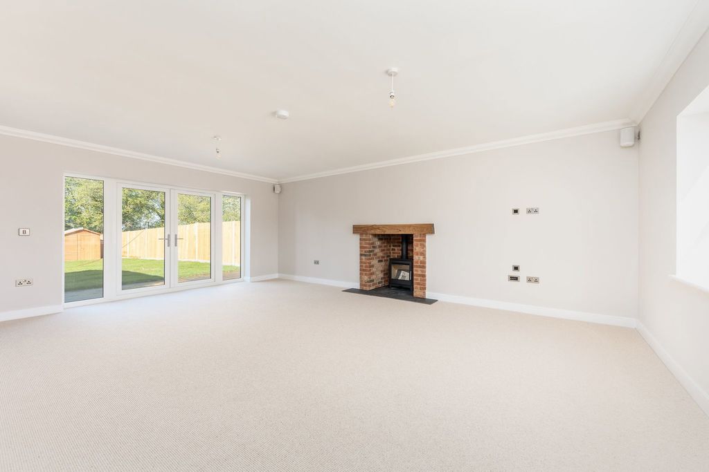 Property photo 3 of 11