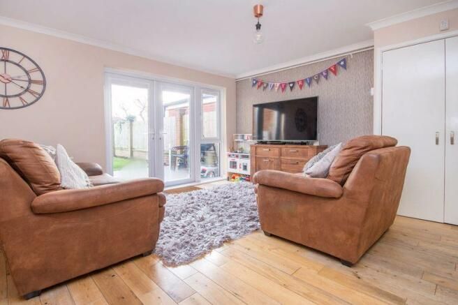 Property photo 1 of 11 Living Room