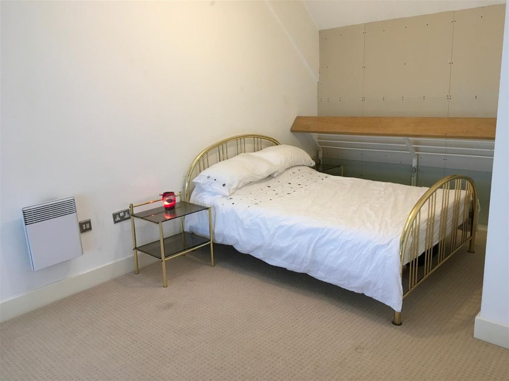 Property photo 2 of 5 Bedroom 2