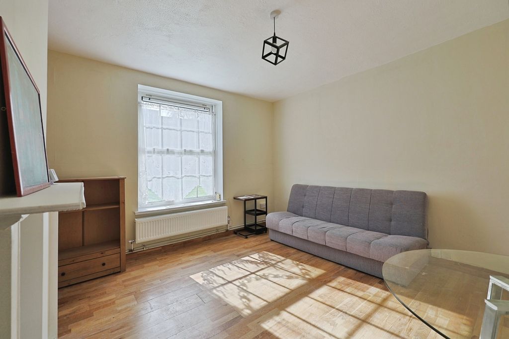 Property photo 3 of 20 Pbox-Img.Jpg