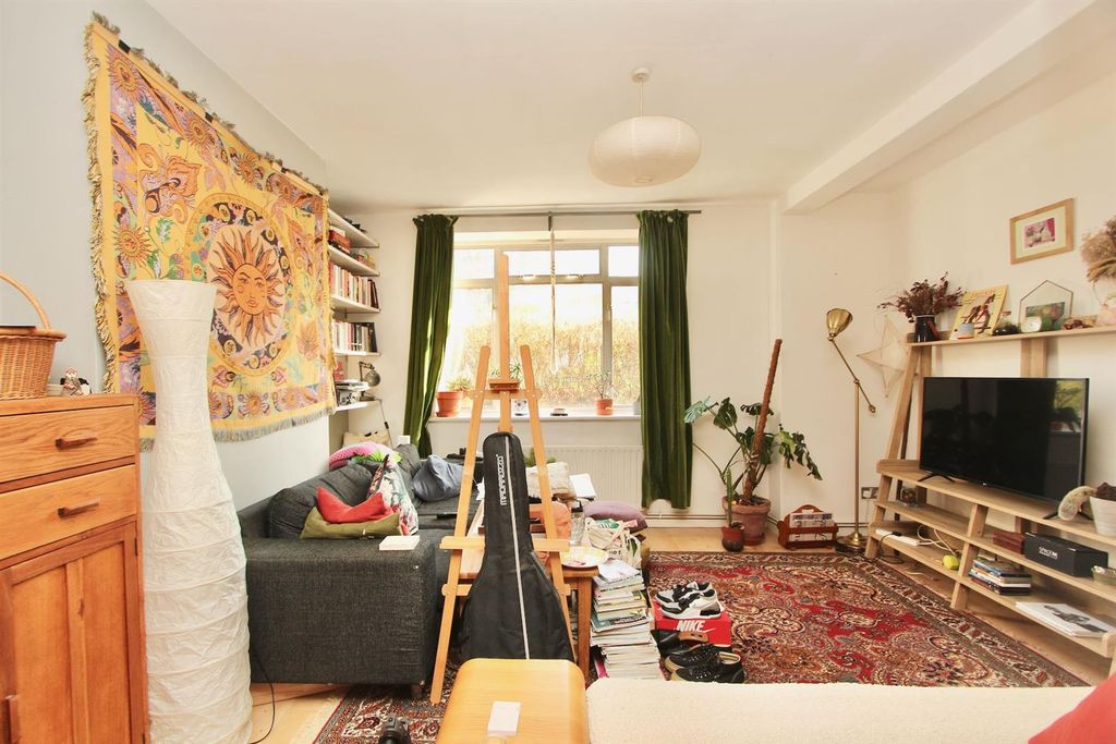Property photo 3 of 25 Macauley House, N16