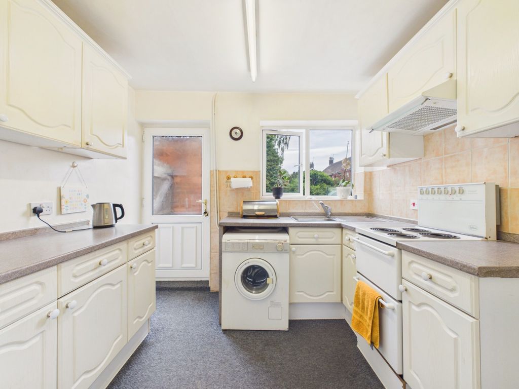 Property photo 2 of 13 5292264