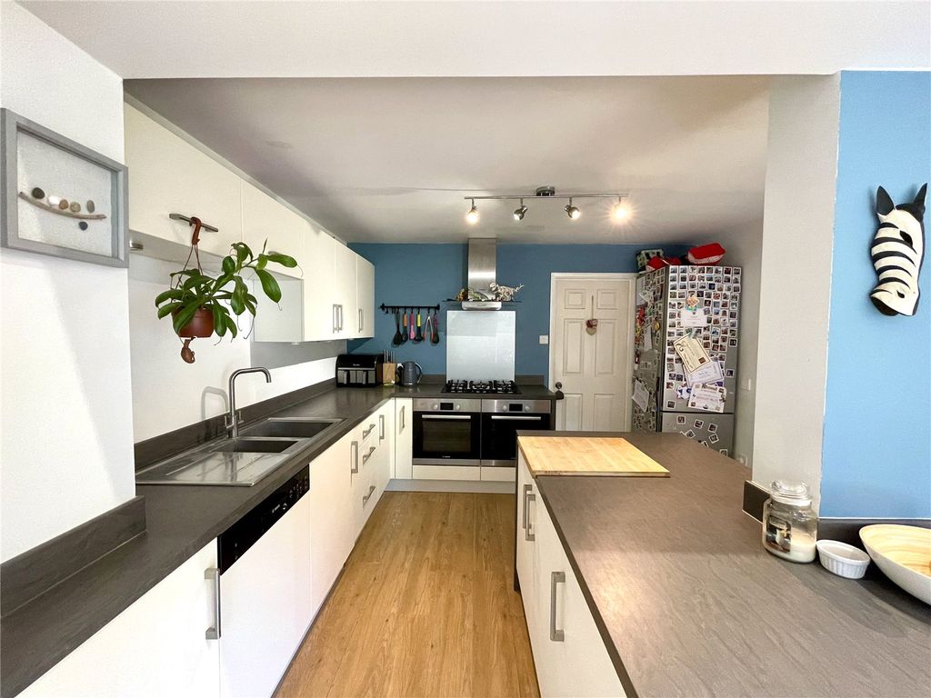 Property photo 3 of 17 Picture No. 37