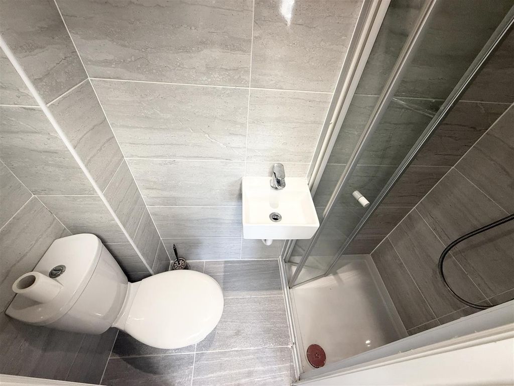 Property photo 3 of 4 Shower.Jpg