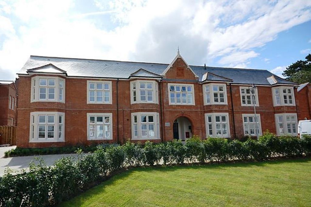 Property photo 1 of 7 Exterior