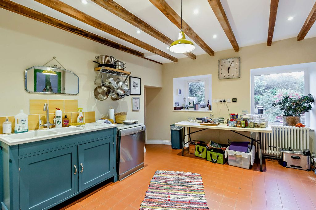 Property photo 3 of 33