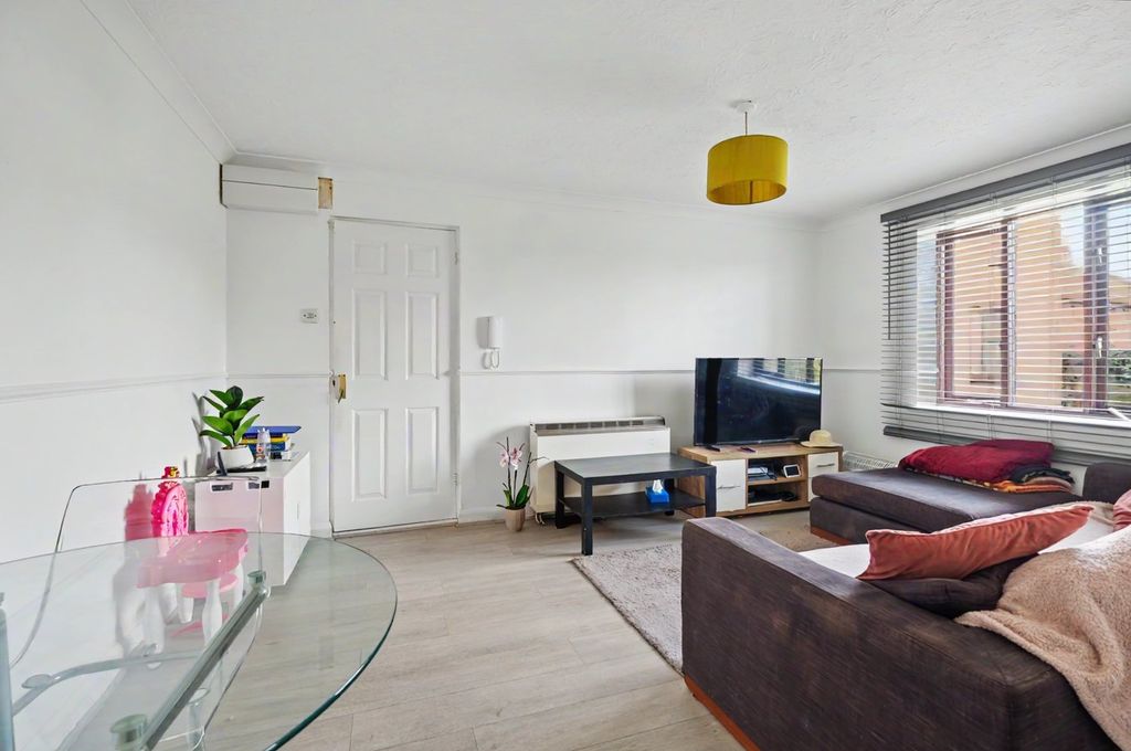 Property photo 3 of 7