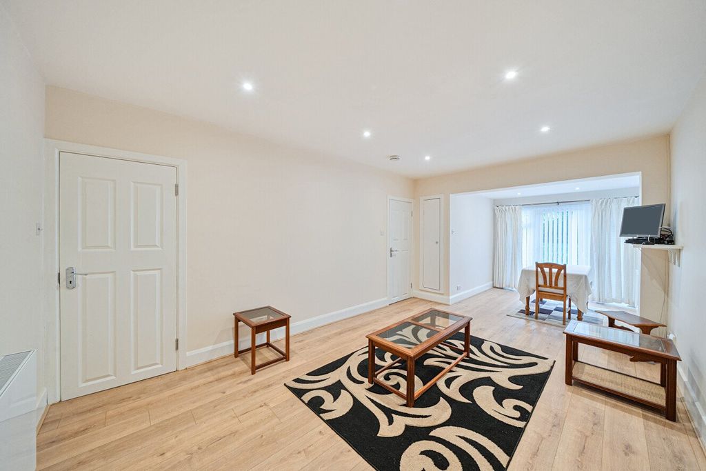 Property photo 2 of 14 Picture No. 15