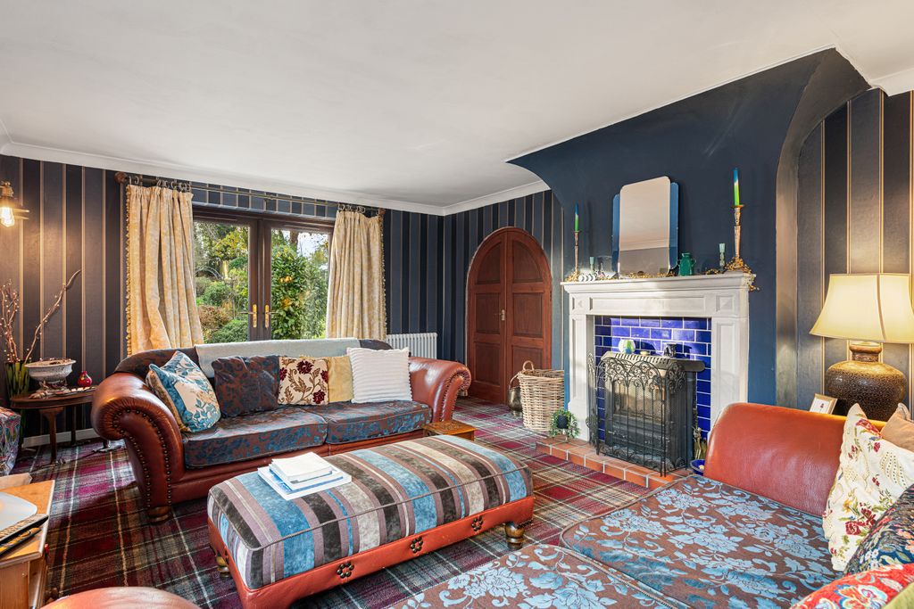 Property photo 2 of 38