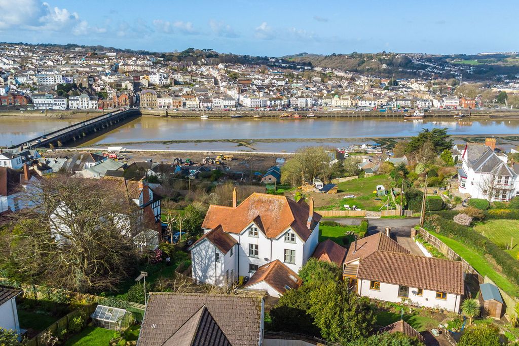 Property photo 2 of 65